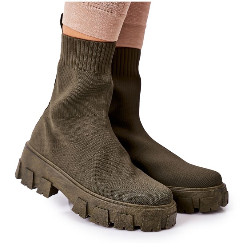 PS1 Travailleurs de tissu élastique sur la plate-forme d'inspiration verte PS1 Travailleurs de tissu élastique sur la plate-forme d'inspiration verte