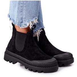 Mulanka Les travailleurs du daim sur la plate-forme noire viennent avec moi