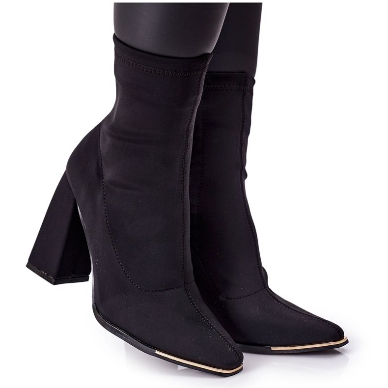 Bottes Sur Un Poteau De Tissu Élastique Noir Effet Wow le noir