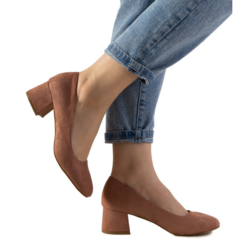 Escarpins roses sur le poste Always Escarpins roses sur le poste Always