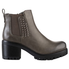 J. Star Bottes chaudes sur le poste vert