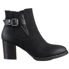 J. Star Bottes sur un poteau avec une boucle décorative noir