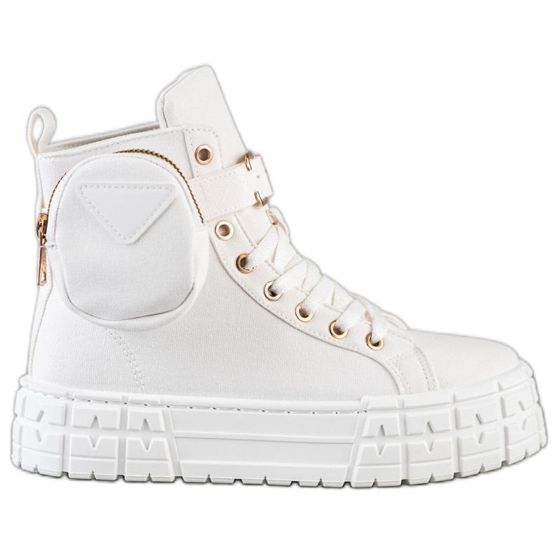 Goodin Baskets sur la plate-forme avec une poche blanche