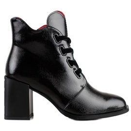Filippo Bottines laquées sur le montant noir