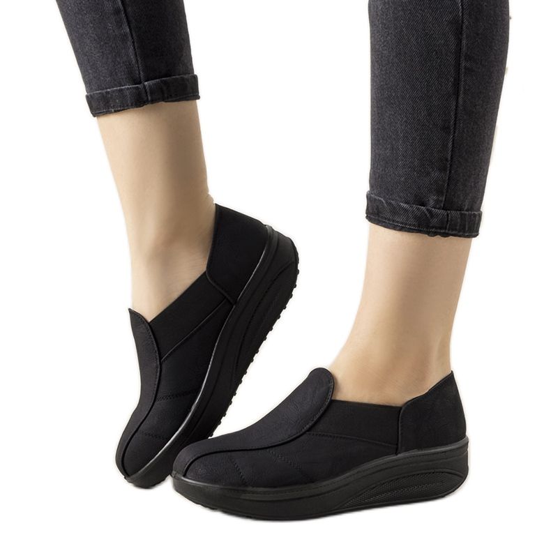 Chaussures noires sur une semelle Spike haute le noir Chaussures noires sur une semelle Spike haute le noir