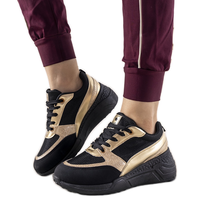 Baskets noires avec empiècements Montessori dorés le noir d'or Baskets noires avec empiècements Montessori dorés le noir d'or