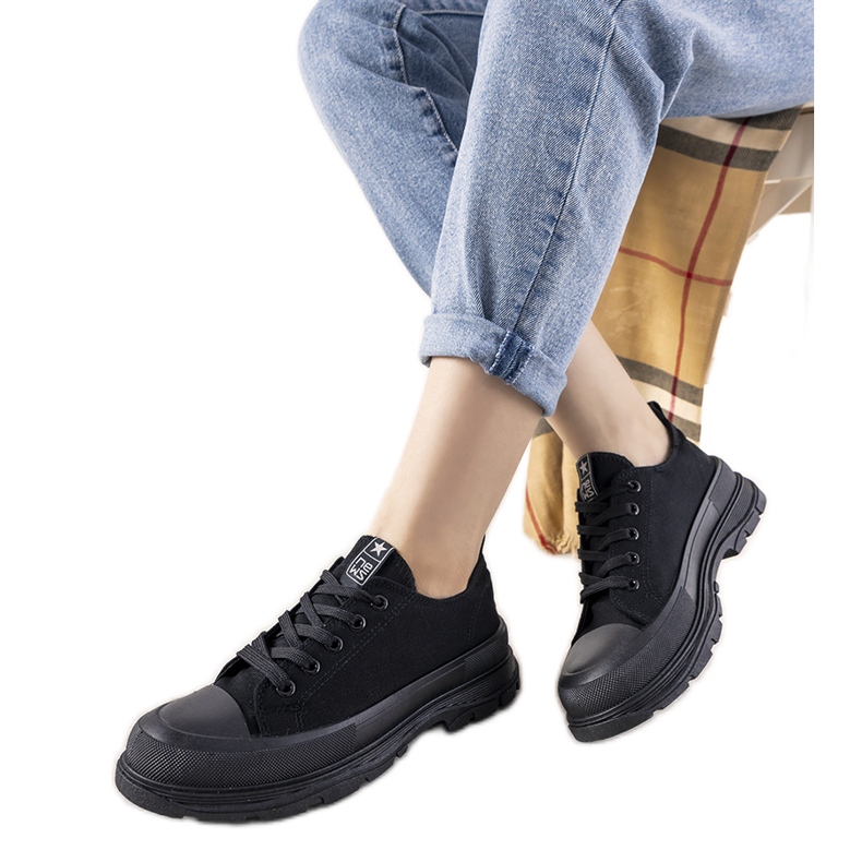 Baskets noires sur semelle épaisse Beat le noir