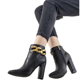 Bottes noires élégantes sur le poste Abilene le noir