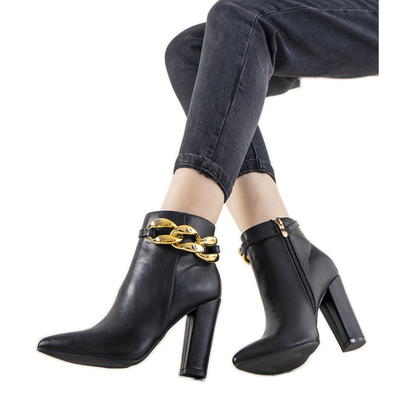 Bottes noires élégantes sur le poste Abilene le noir