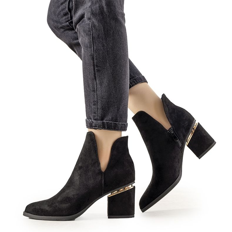 Bottines noires élégantes avec découpes de Josie le noir