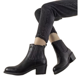 Bottines noires à enfiler sur le poteau Pena