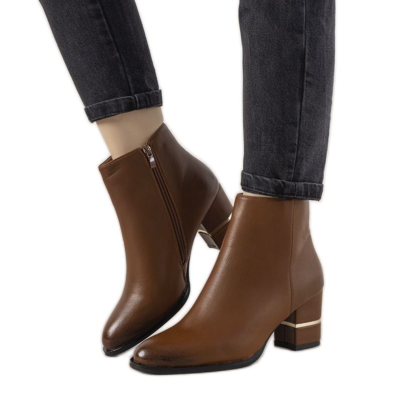 Bottes classiques marron sur le poteau Arteaga brun Bottes classiques marron sur le poteau Arteaga brun