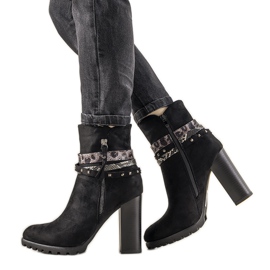 Bottines en daim noir sur le poteau pour femme Barella