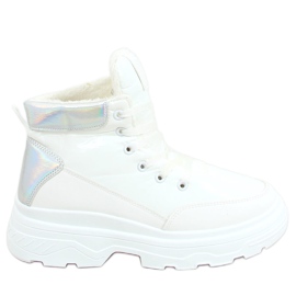 Chaussures de sport blanches isolées FA-3357 Blanc Chaussures de sport blanches isolées FA-3357 Blanc