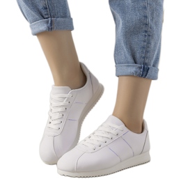 Baskets blanches de Bobbi