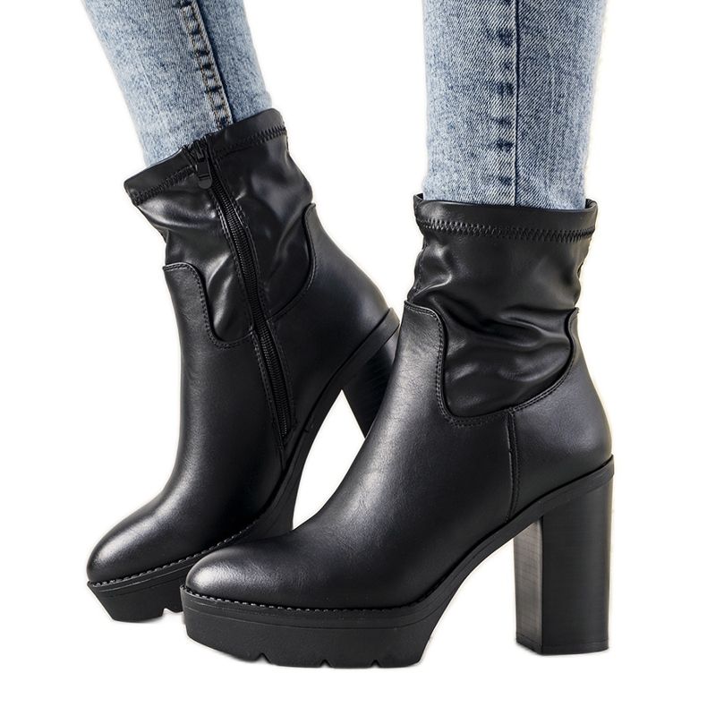 Bottines noires en tissu élastique de qualité le noir