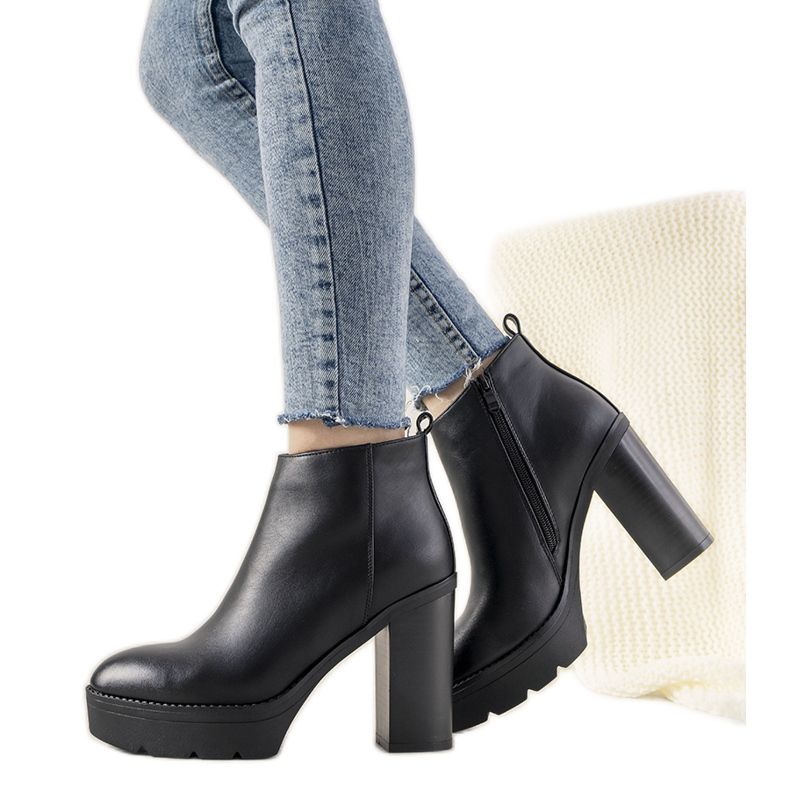 Bottes noires classiques sur le poteau pour femmes My Need le noir