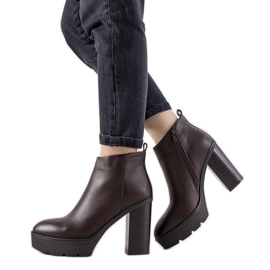 Bottes classiques marron pour le post féminin My Need brun Bottes classiques marron pour le post féminin My Need brun