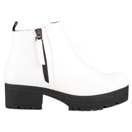Clowse Bottes confortables sur la plate-forme blanche