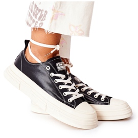 Baskets isolées pour femmes GOE II2N4035 Noir blanche
