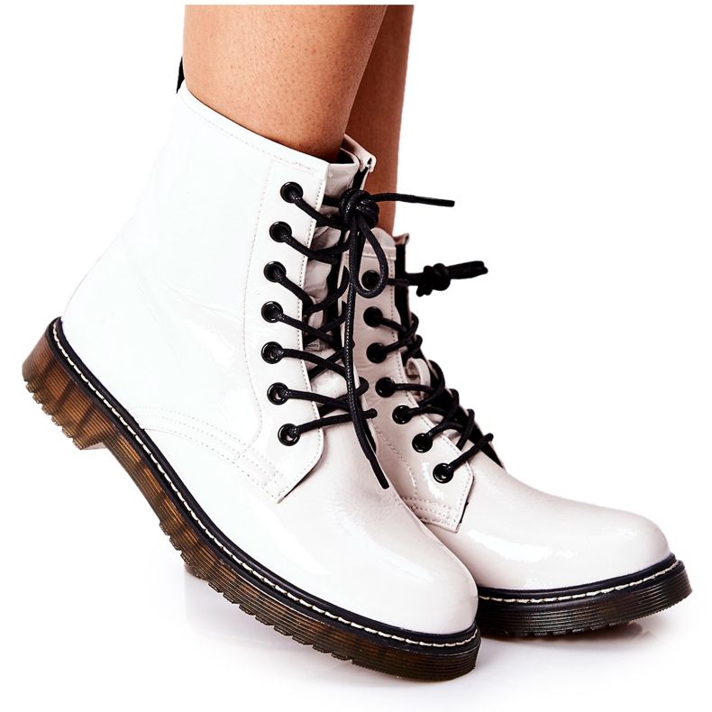 PE1 Bottines Ouvrières Laquées Sur Une Crosse Slider Blanche