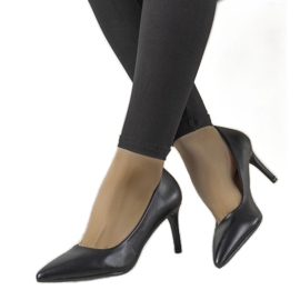 Escarpins classiques noirs sur un talon aiguille Isla