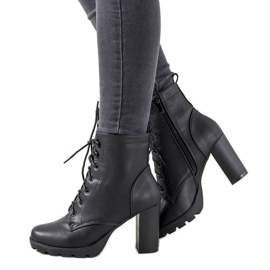 Bottines noires pour femmes avec une reliure sur le montant Najera