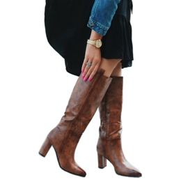 Boots camel sur le poteau en crocodile Mona brun