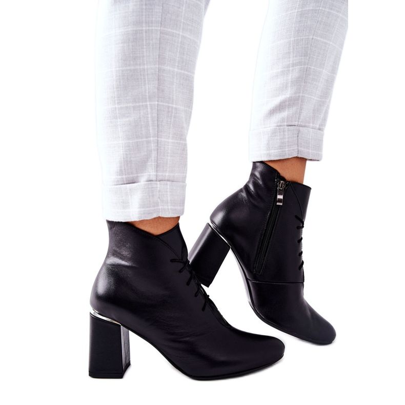 PA2 Bottes en cuir pour femmes sur un talon noir le noir