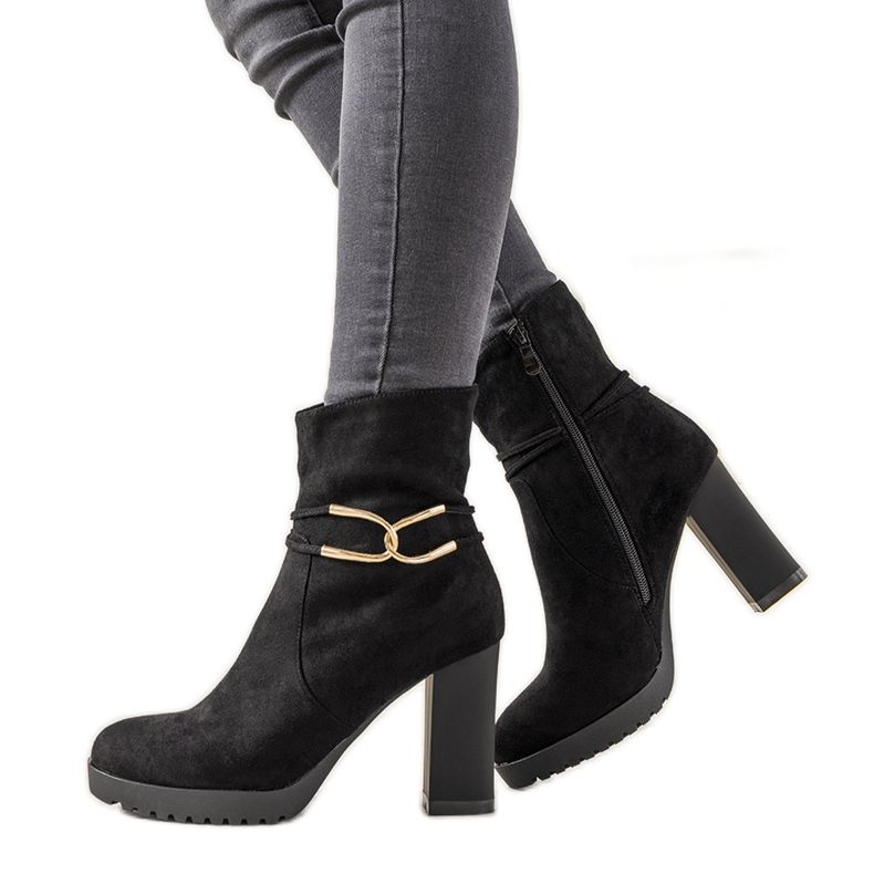 Bottes noires pour femmes sur un haut poteau Chateaub le noir Bottes noires pour femmes sur un haut poteau Chateaub le noir