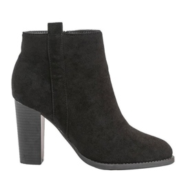 Bottines noires sur le poteau Pinata le noir