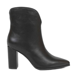 Bottines noires classiques sur le post Melanie