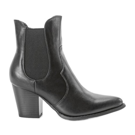 Bottines noires sur le poteau Carne le noir Bottines noires sur le poteau Carne le noir