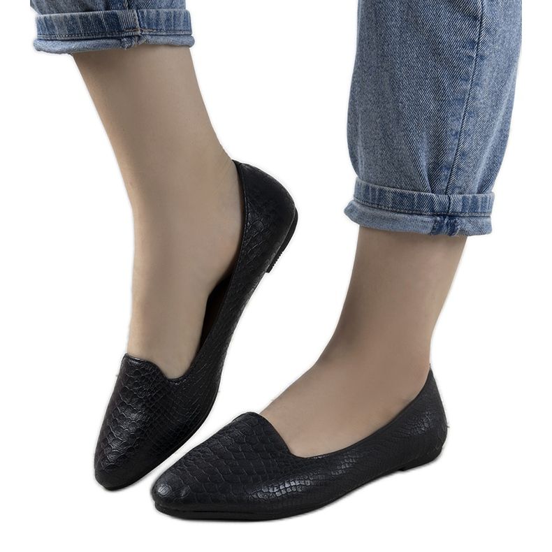 Ballerines noires à motif peau de crocodile d'Aupra le noir