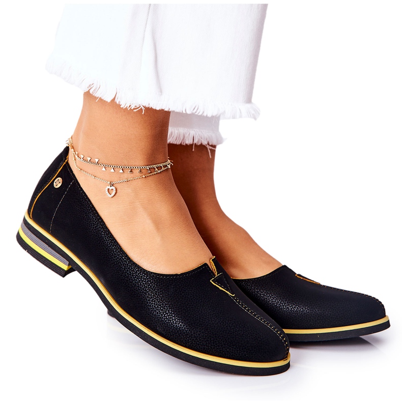Chaussures en cuir noir Maciejka 05035-07 le noir jaune