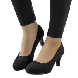 Escarpins noirs sur épingle par Eiffel