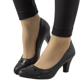 Escarpins noirs sur le poteau Molina le noir Escarpins noirs sur le poteau Molina le noir