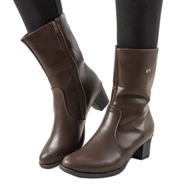 Bottes marron classiques sur le poste Preciado brun