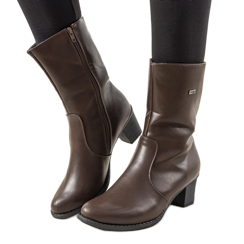 Bottes marron classiques sur le poste Preciado brun
