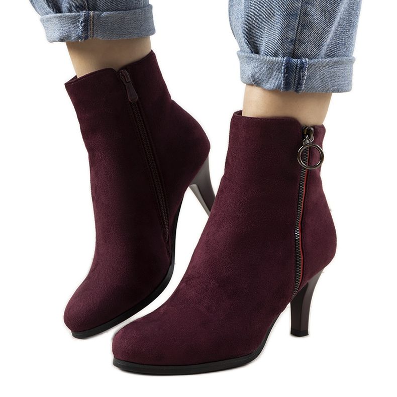 Bottes marron avec une fermeture éclair décorative Yoana bordeaux Bottes marron avec une fermeture éclair décorative Yoana bordeaux