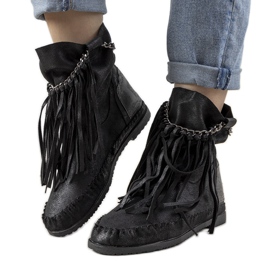 Bottes noires pour femmes dans le style de boho Maral