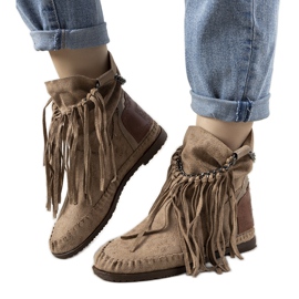Bottes pour femmes beiges dans le style de boho Maral