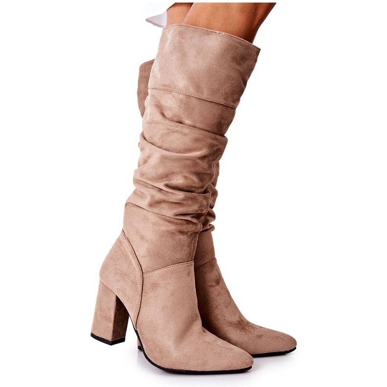 Vinceza Bottines Dorelle En Daim Beige Sur Une Barre