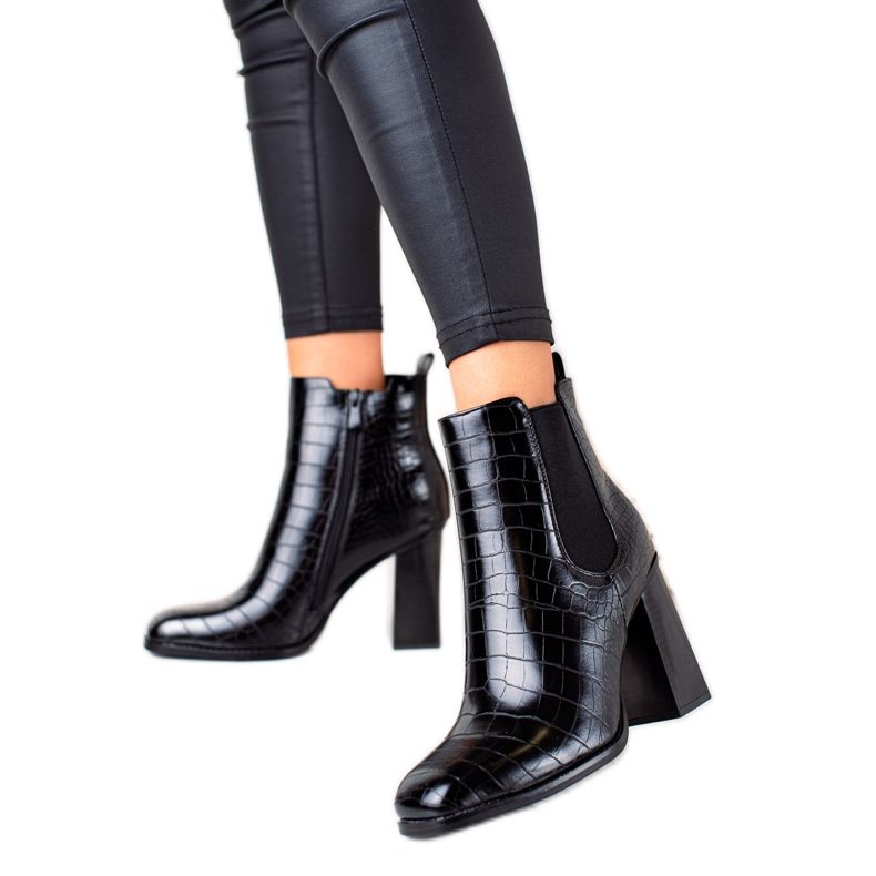 Bestelle Bottines classiques à talons hauts le noir