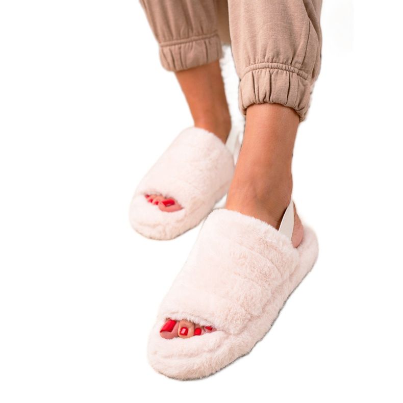 TRENDI Chaussons beiges à élastique TRENDI Chaussons beiges à élastique