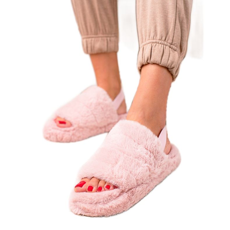 TRENDI Chaussons roses sur une gomme