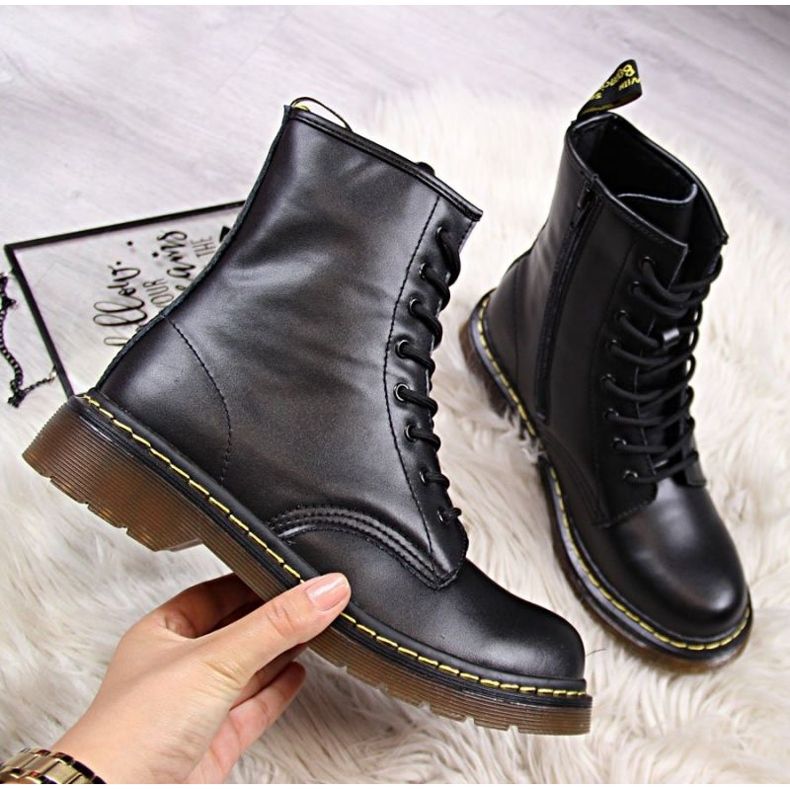 Bottes en cuir isolées Filippo W PAW77A noir le noir