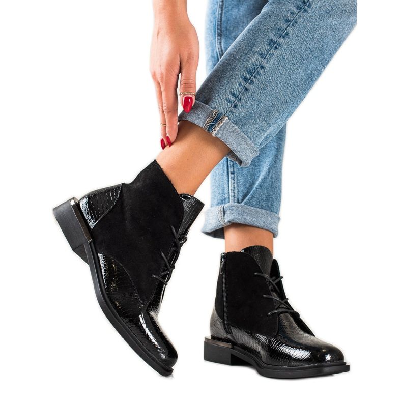 Bottes noires de Sergio Leone le noir