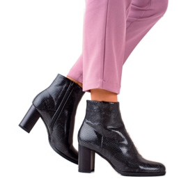 TRENDI Bottes à imprimé serpent sur un poteau noir