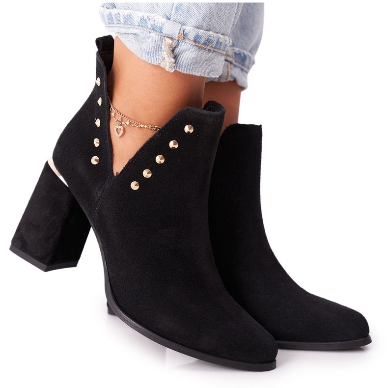 Bottines Femme En Daim Avec Découpes Et Strass Lewski Noir 3075 le noir